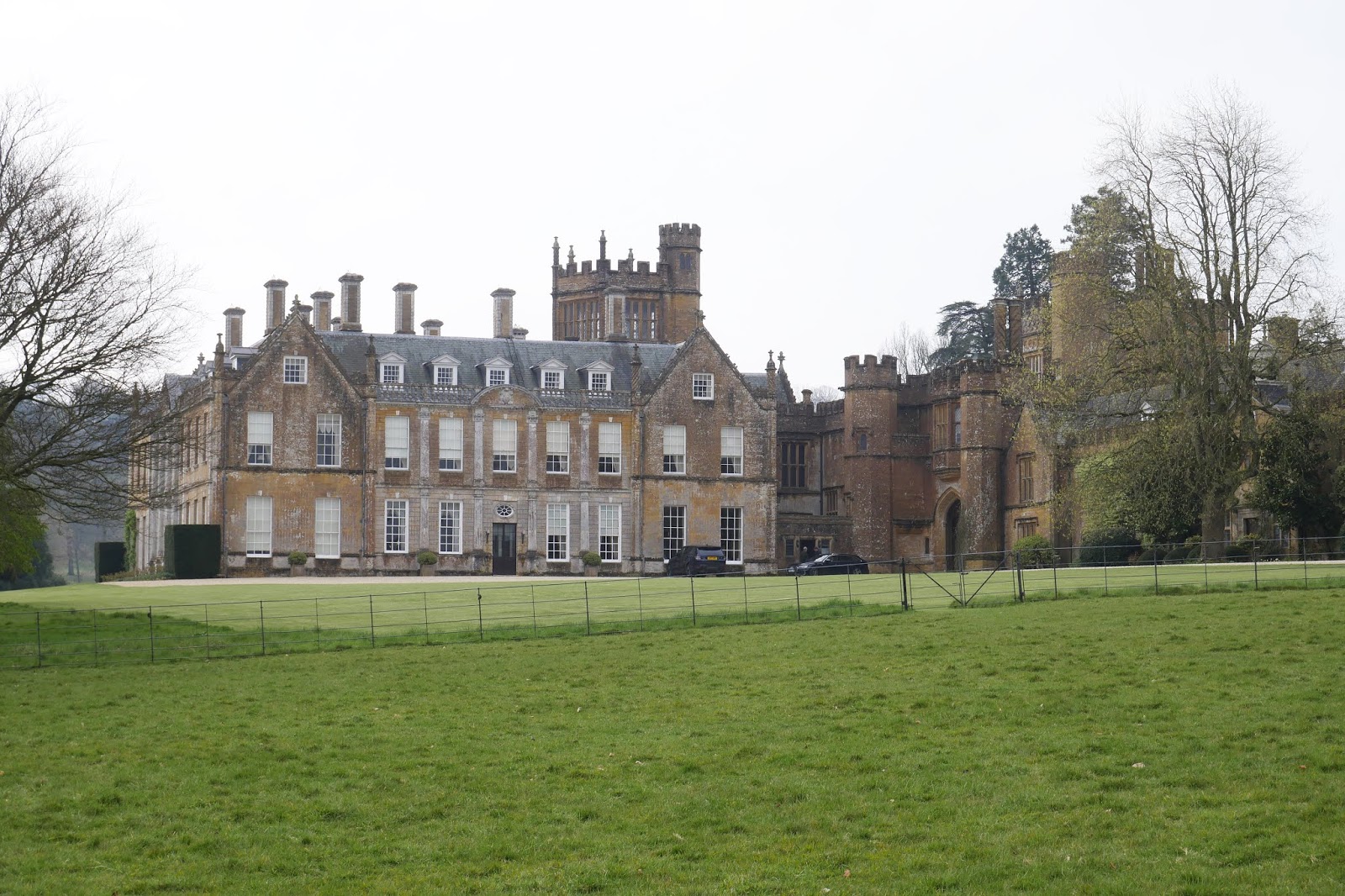 Walking in the country Evershot and Melbury Park