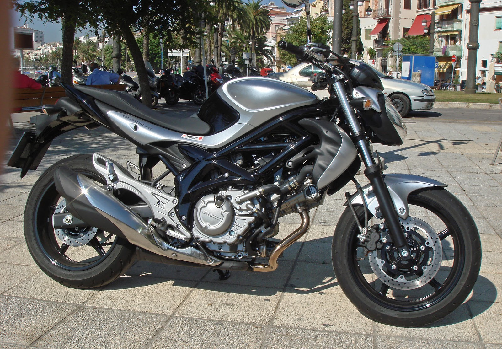 Suzuki gladius размеры