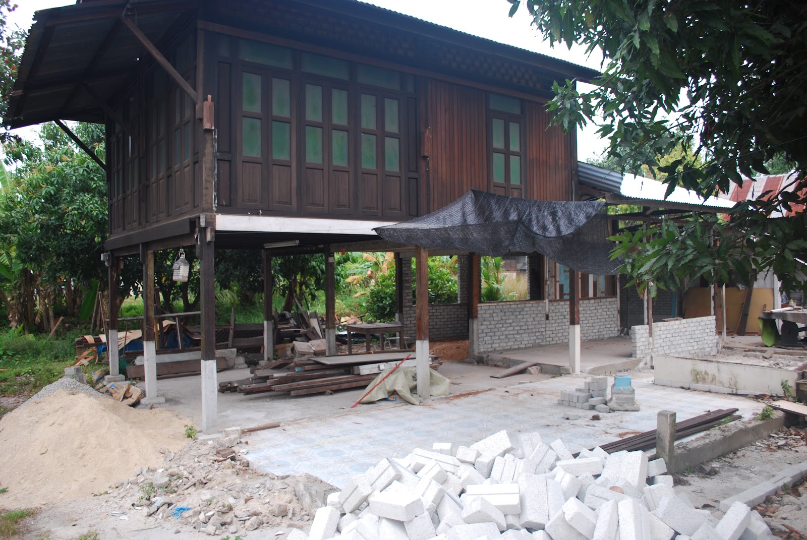 Ubahsuai Rumah Kampung