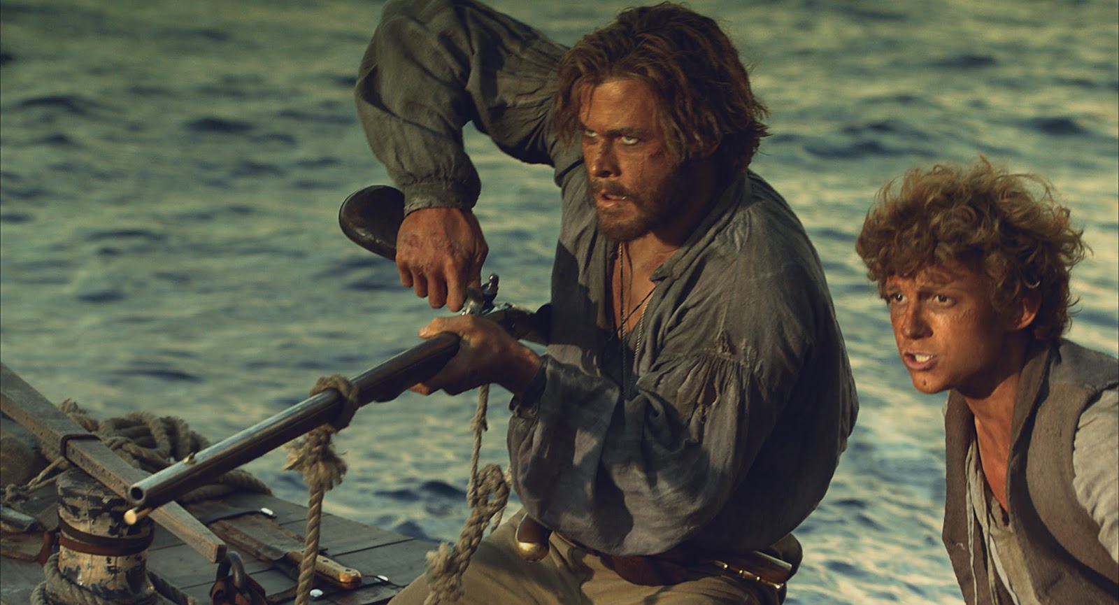 new-in-the-heart-of-the-sea-trailers-43-images-and-3-posters-the