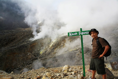 Kawah Gunung Papandayan terkenal sangat indah dan sangat mudah dijangkau. Kawah Gunung Papandayan terkenal sangat indah dan sangat mudah dijangkau.