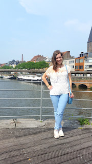 (Clothes & Dreams) OOTD: Sun's out!: Zara tee, Casio watch, Pull & Bear jeans, Topshop bag, Converse All Stars sneakers