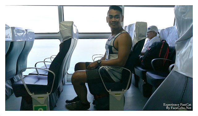 FaceCebu Blogger with his "free legs" very comfortable in Business Class FaceCebu Blogger with his "free legs" very comfortable in Business Class