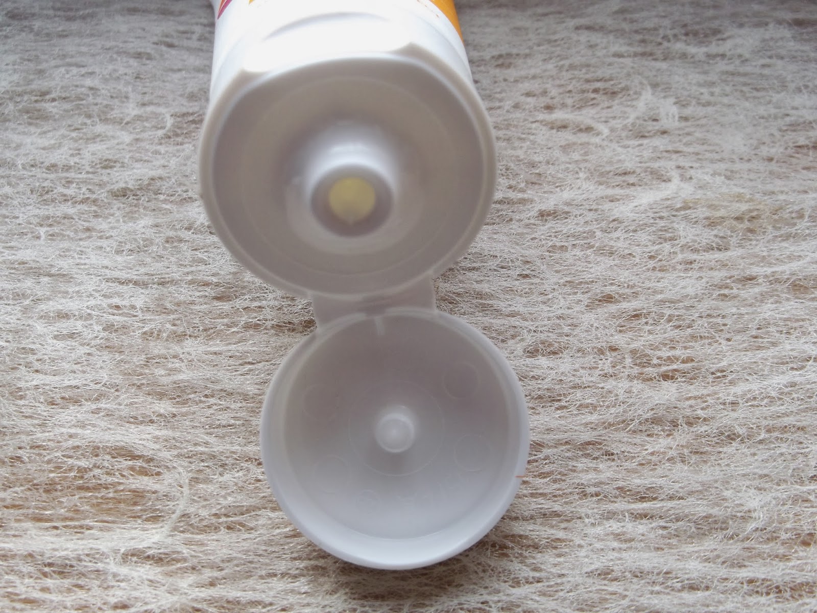 Ciekawska Magdalena Cerin Skin care cream gel Sensilive krem do twarzy trądzikowej