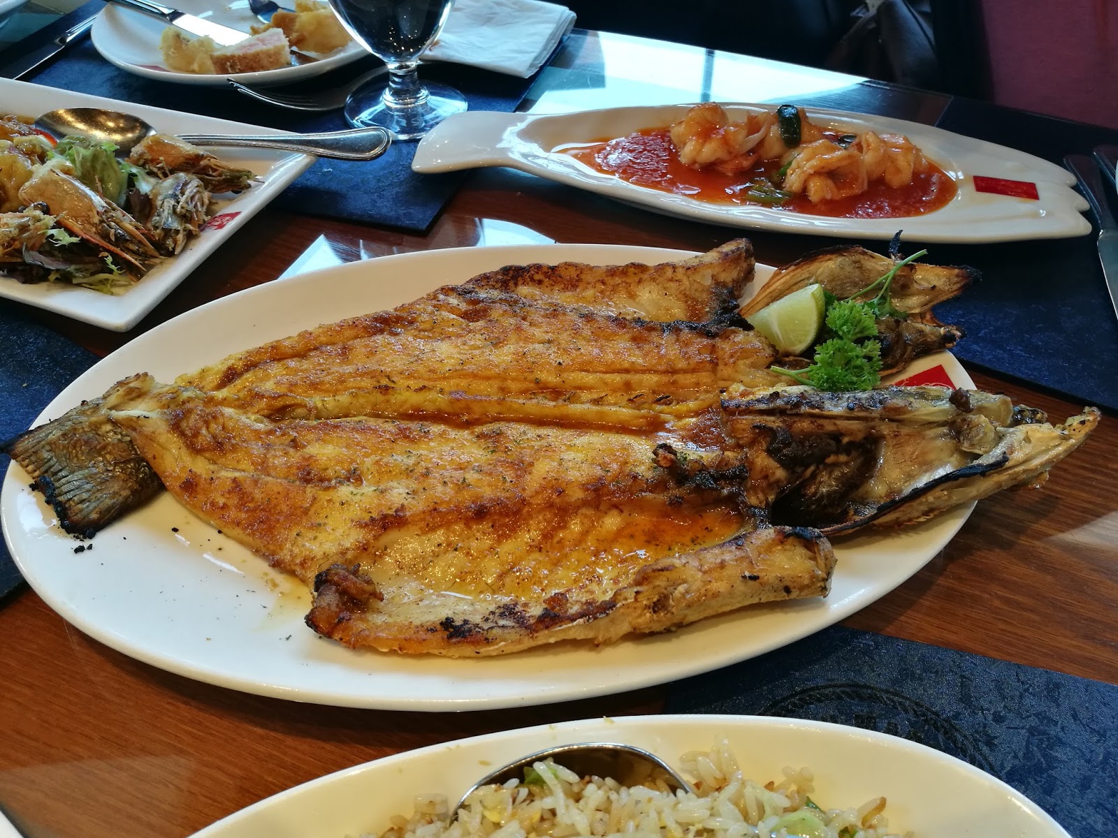 Review Fish Market According to Mimi