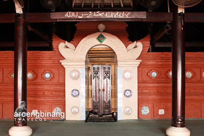 masjid merah panjunan cirebon