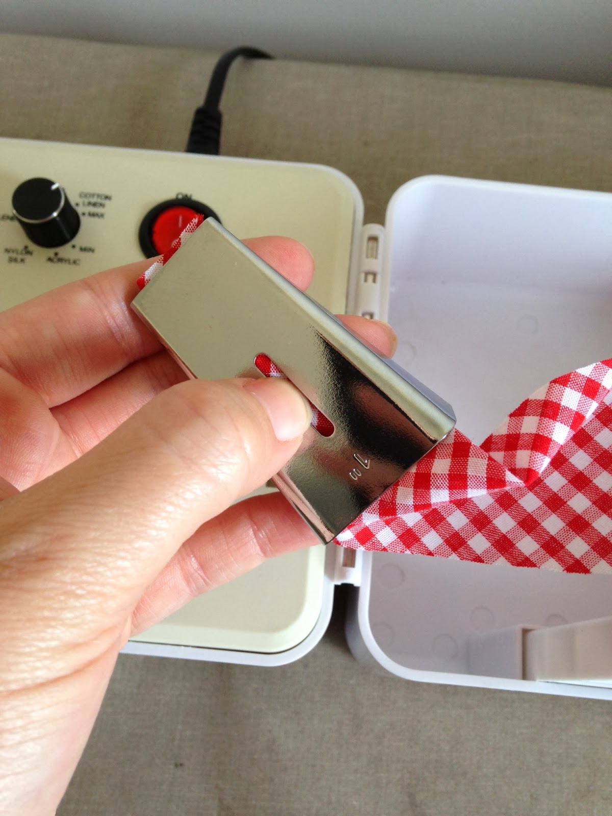 Sew Retro Rose: The Simplicity Bias Tape Maker