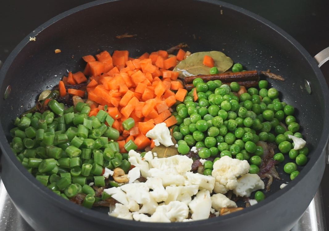Vegetable Pulao Recipe | Steffi's Recipes