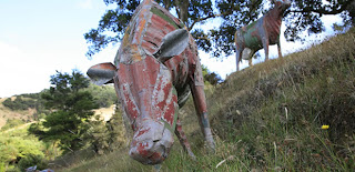 Arte y esculturas de vacas.