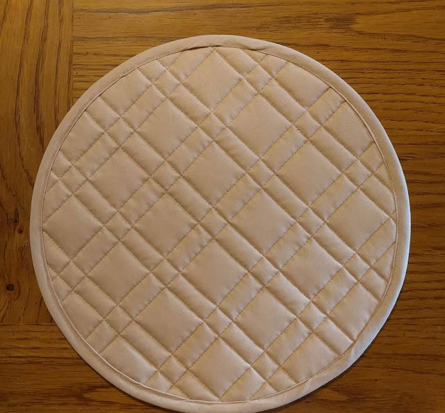 Pi Day pie plate hot pad mini tutorial by Slice of Pi Quilts