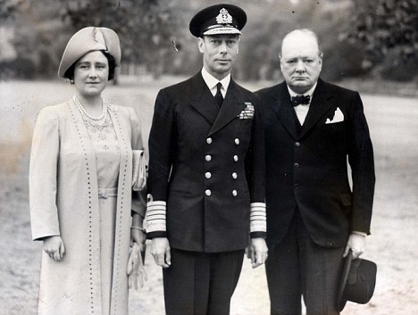 14 September 1940 worldwartwo.filminspector.com Winston Churchill King Queen Buckingham Palace