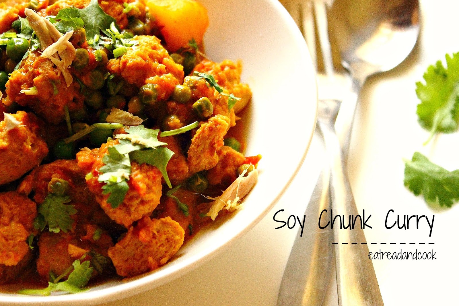 Soya Bean er Torkari / Indian Soya Chunk Curry