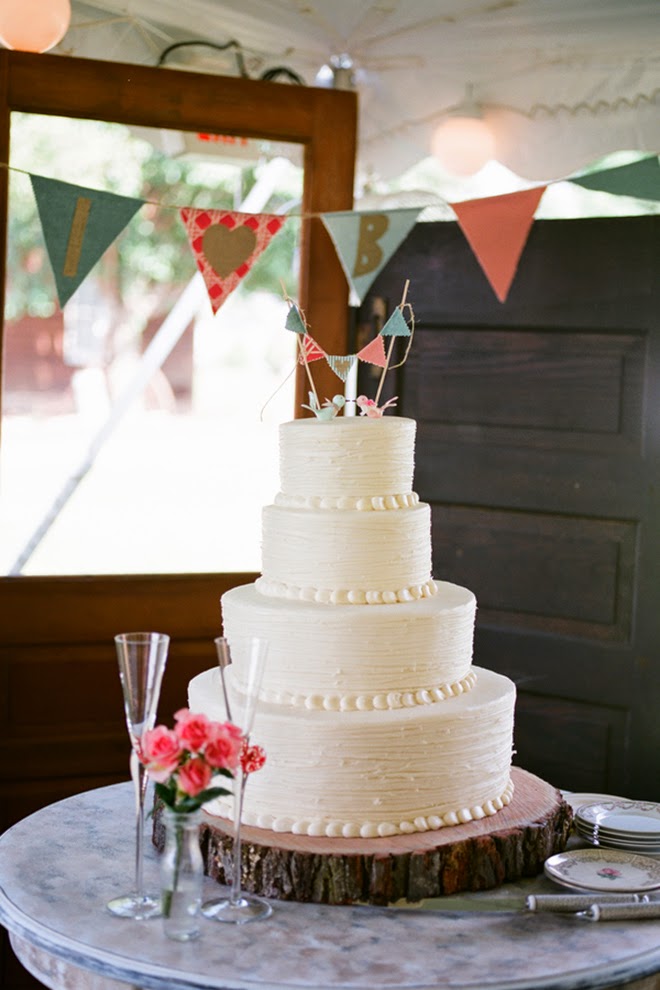 Rustic Centerpieces Nothing Says Wedding Like Mason Jars And Burlap Grab Two Add Some Wildflowers Set Them Over A Runner You Rustic Centerpieces Nothing Says Wedding Like Mason Jars And Burlap Grab Two Add Some Wildflowers Set Them Over A Runner You