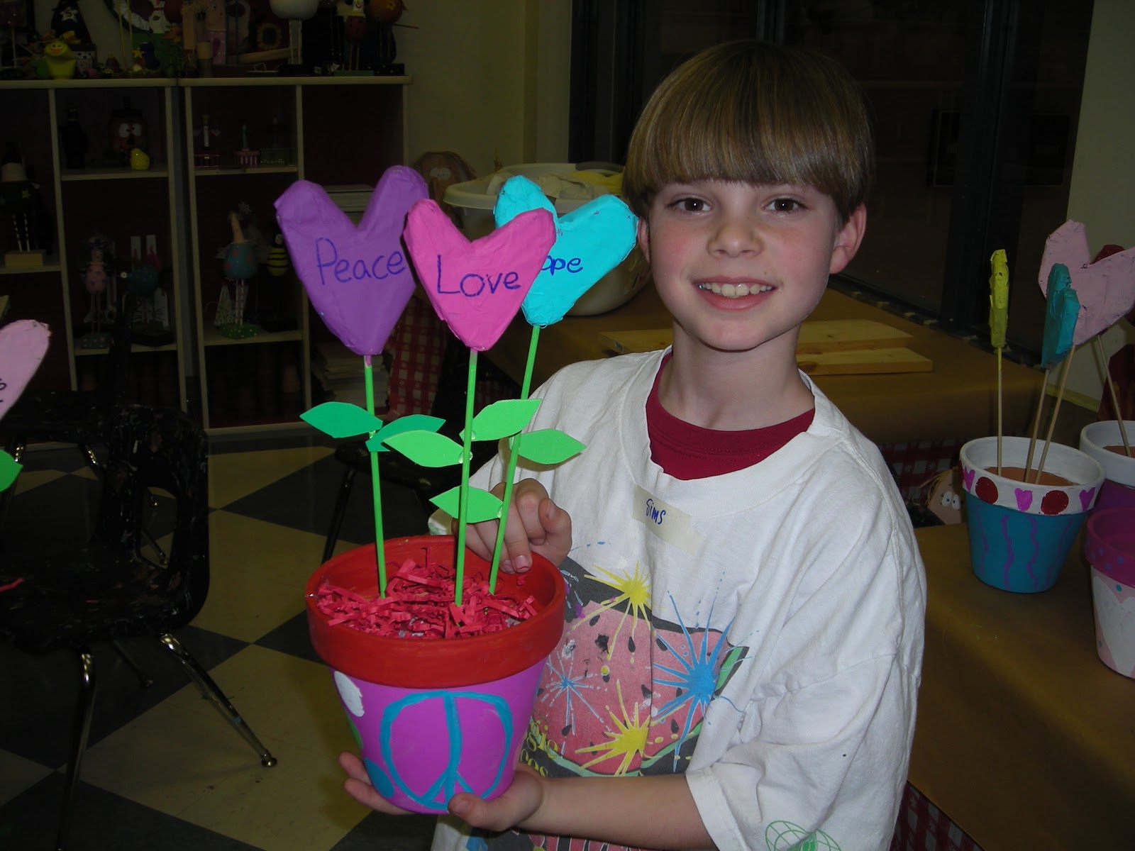 The Art Chicks: The K-4th Classes make Valentine Pots 