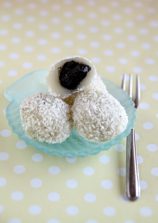 Black sesame coconut mochi Vondelicious!