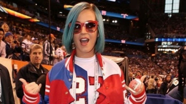 Chatter Busy Katy Perry Openly Flirts Nfl Star Tim Tebow At Super Bowl