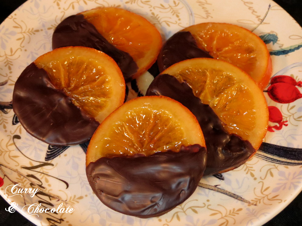 Naranjas confitadas y bañadas en chocolate