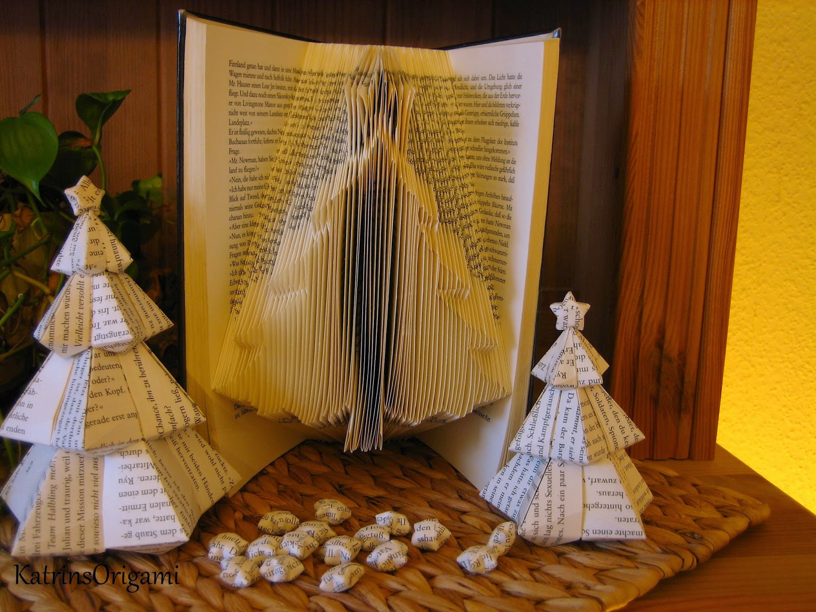 Origami die Kunst des Papierfaltens: Book Art " Christmas Tree