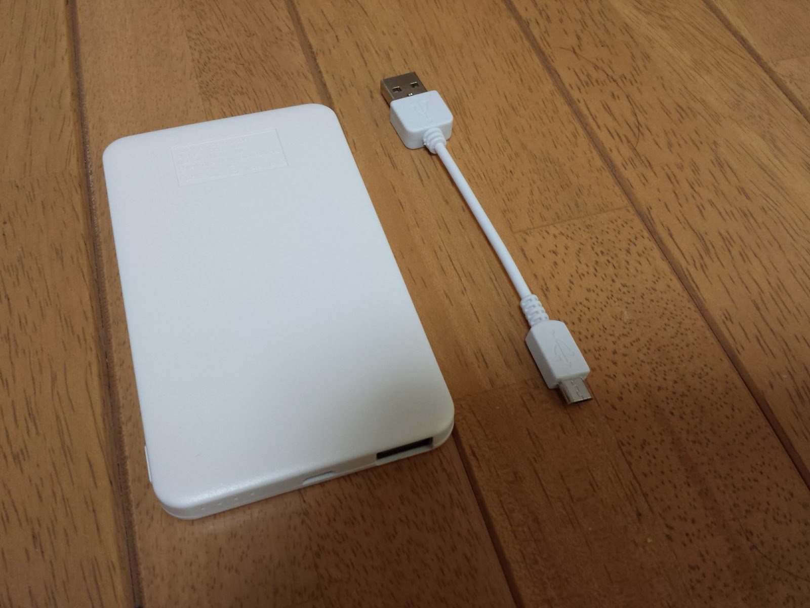 500円 モバイルバッテリー ダイソー