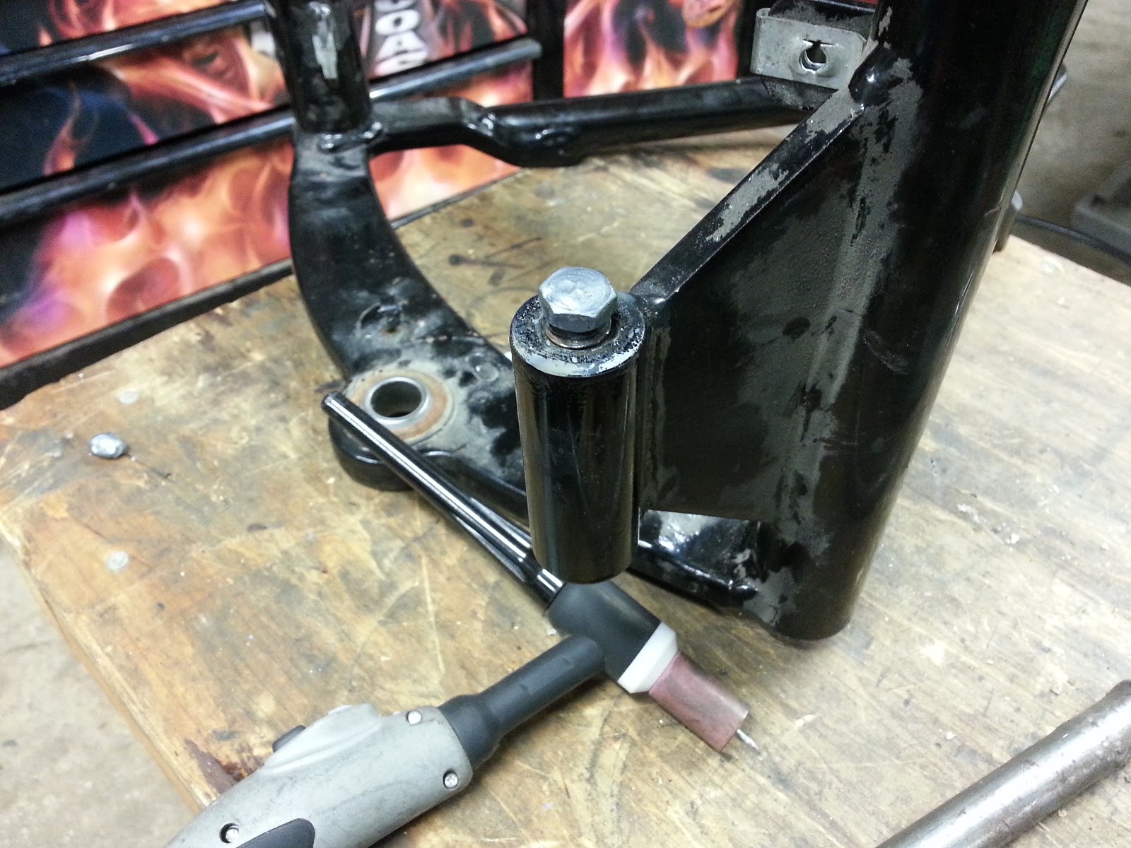 WISNER CYCLES, Anamosa Iowa Broken shock bolt removal on Harley