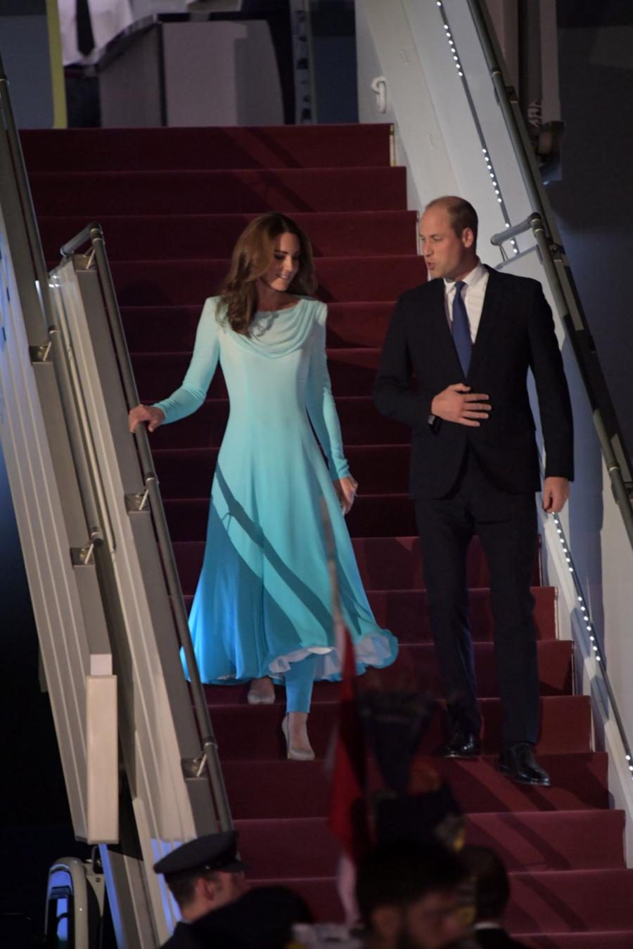 Kate Middleton Arrives at Kur Khan Airbase in Rawalpindi - Hollywood Stars