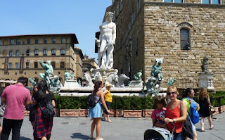 Piazza della Signoria o Plaza de la Señora, Fuente de Neptuno. Piazza della Signoria o Plaza de la Señora, Fuente de Neptuno.