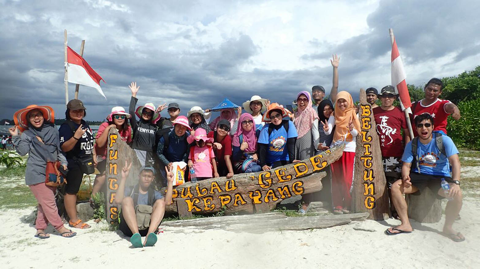 Cakra Buana Tour Bangka Belitung Tour Service Melayani Paket Wisata di Pulau Bangka dan Pulau Belitung Cakra Buana Tour Bangka Belitung Tour Service Melayani Paket Wisata di Pulau Bangka dan Pulau Belitung