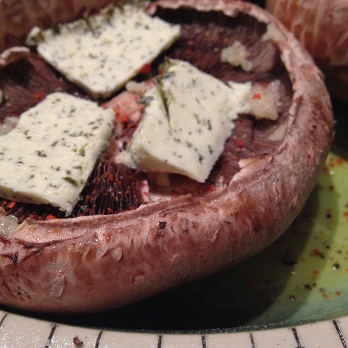 gefüllte Portobello-Champignons aus dem Backofen mit Spinat und Gorgonzola nach Jamie OIiver