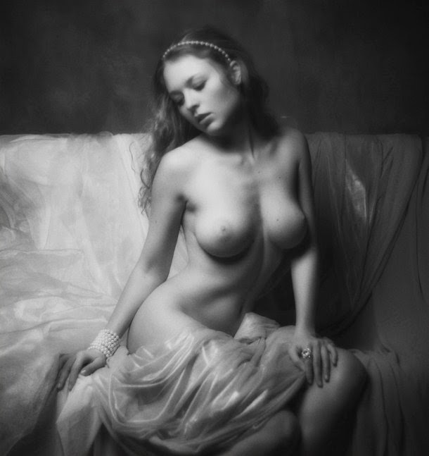 Zachar Rise fotografia mulheres modelos sensuais nudez NSFW preto e branco erótica