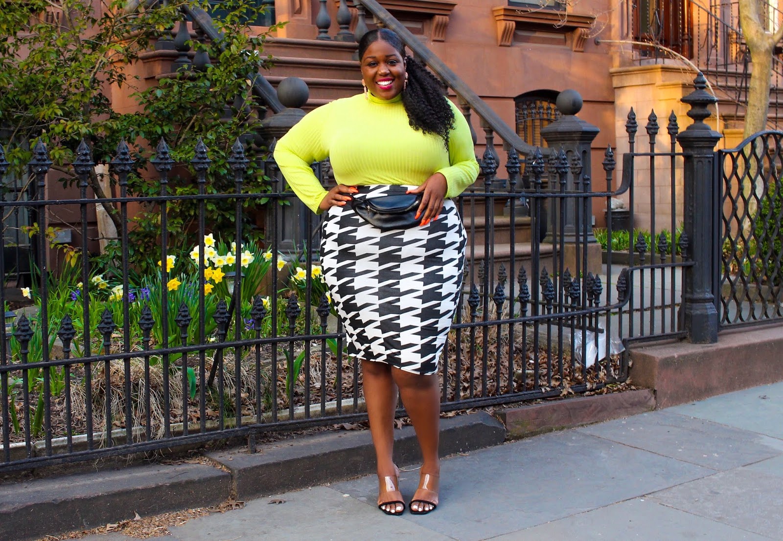 How to look SNATCHED in Body-Hugging Clothes! – On The Q Train