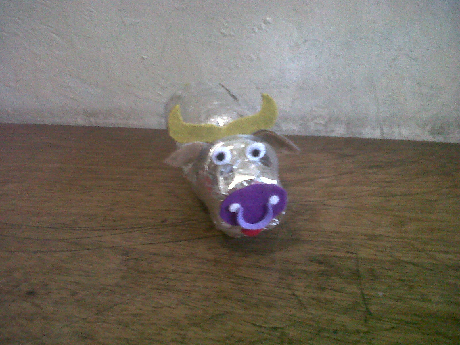 celengan daur ulang botol bekas: hasil kreasi celengan daur ulang