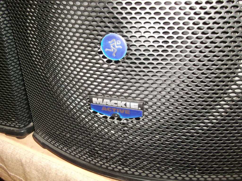 One One Two..... Sold Mackie SA1521 Active 15" 2way Speakers £599