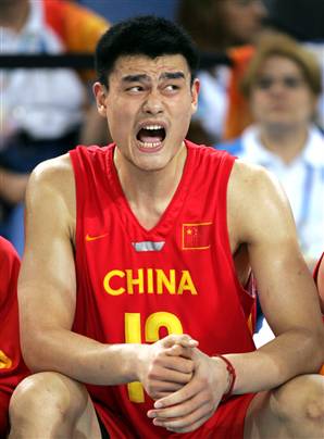 yao-ming-yeiling-joke-nba-funny-photos.g