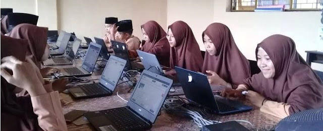 Soal Ujian Nasional Bahasa Indonesia SMP Latihan Soal Ujian Nasional Bahasa Indonesia SMP/MTs 2020