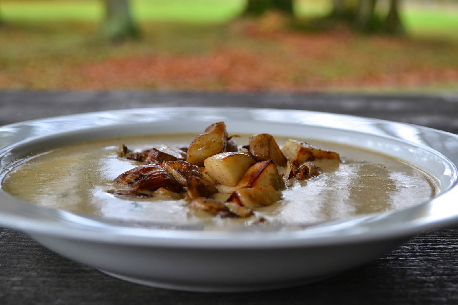 clubzimmer Legierte Steinpilzsuppe