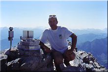 Hiru Erregeen Mahaia mendiaren gailurra 2.428 m. - 2001ean ekainaren 30an Hiru Erregeen Mahaia mendiaren gailurra 2.428 m. - 2001ean ekainaren 30an