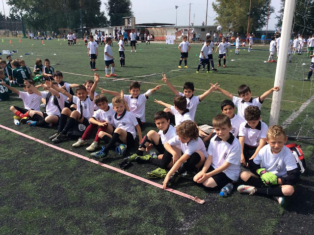 Τα παιδιά με τις φανέλες του ΠΑΟΚ