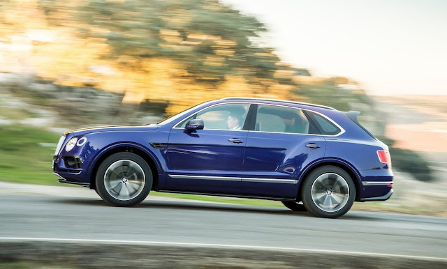 Bentley 2017 Bentley Bentayga blue