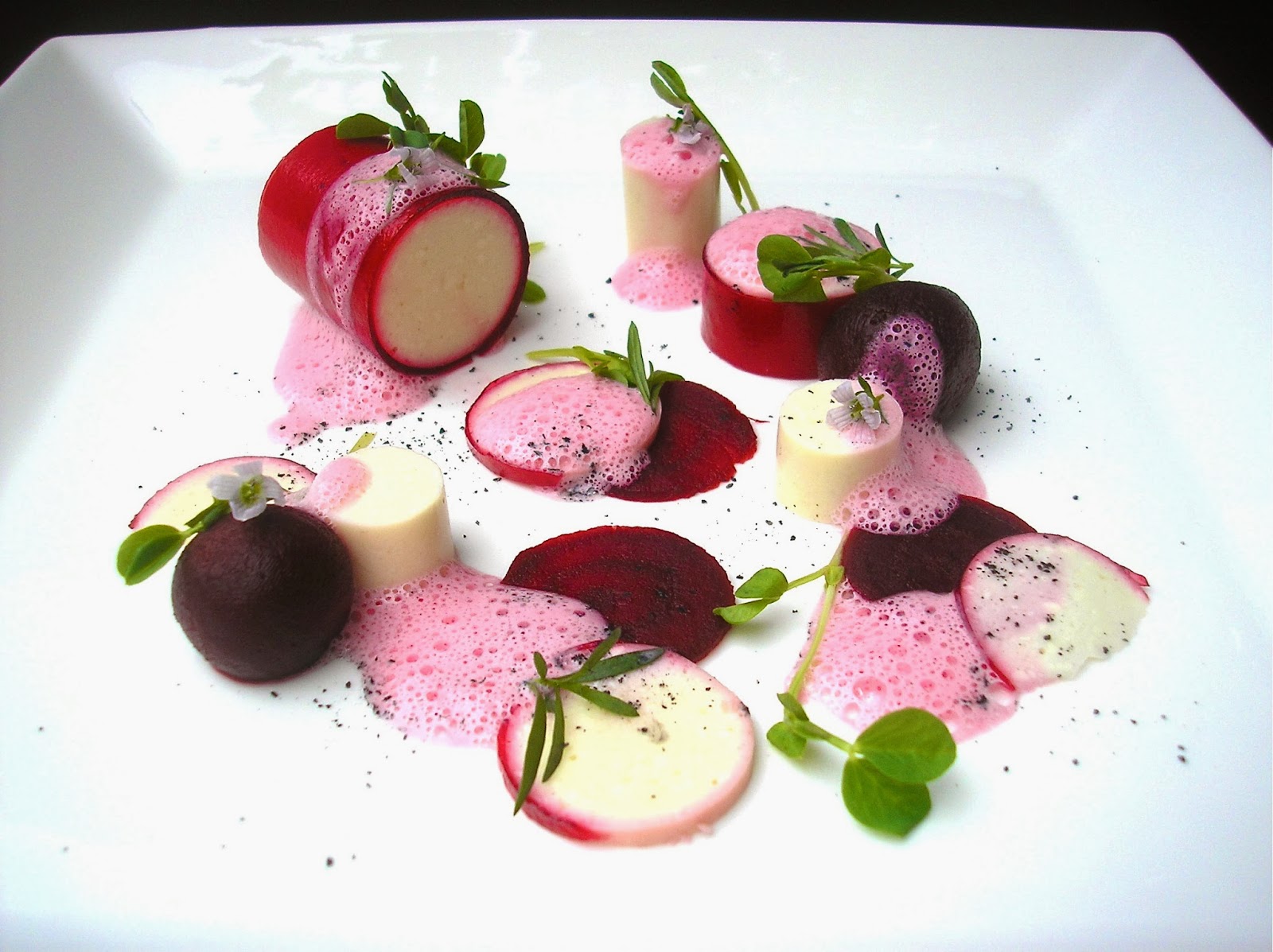 food play ' BEETROOT & GOATS CHEESE SALAD
