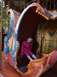 The Toulouse merry-go-round