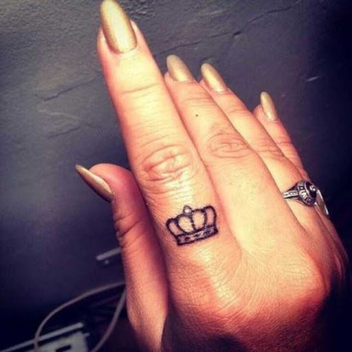 Este regal coroa