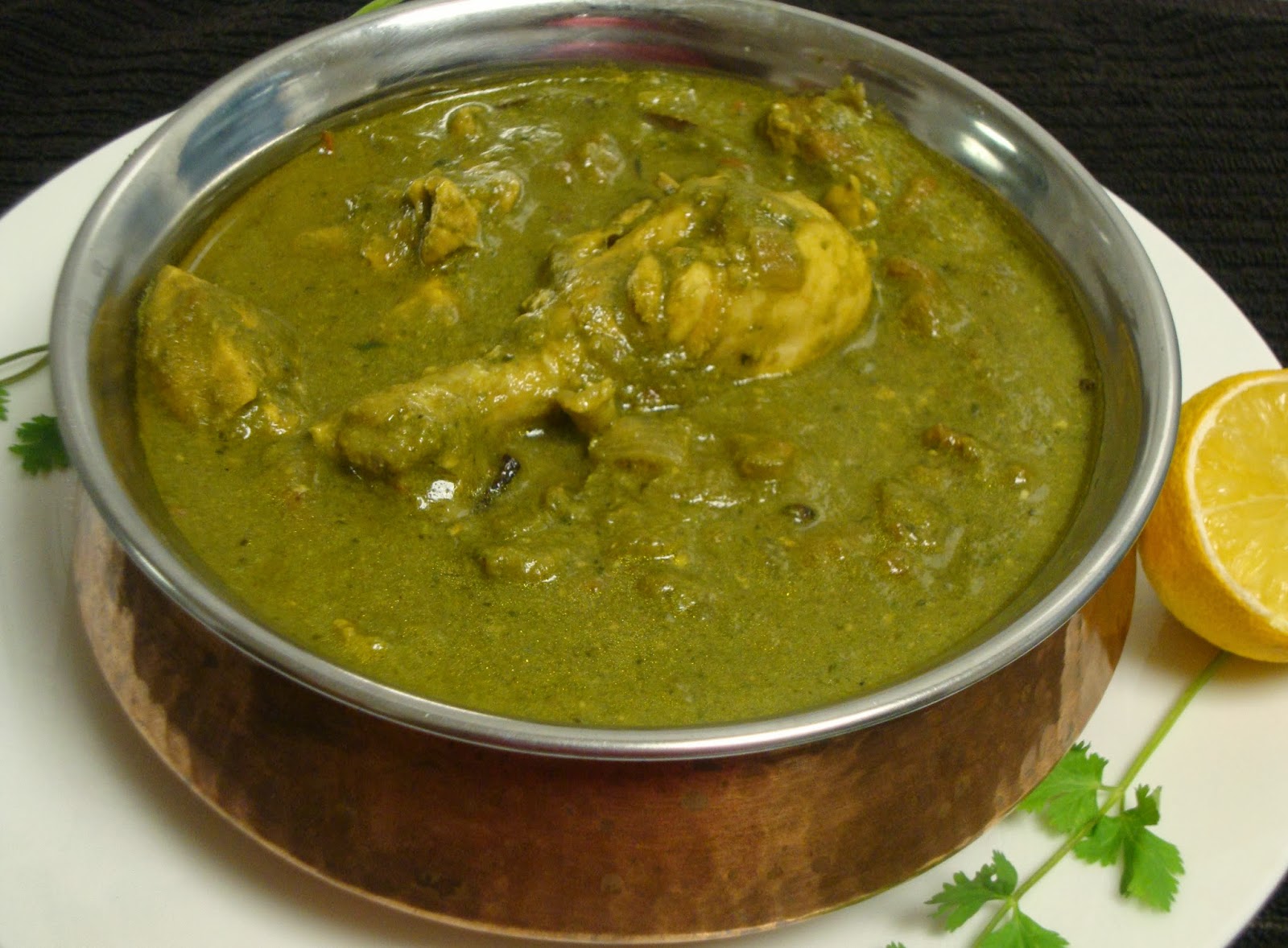 Poornima's Cook Book Palak Chicken (Chicken in Spinach Gravy)