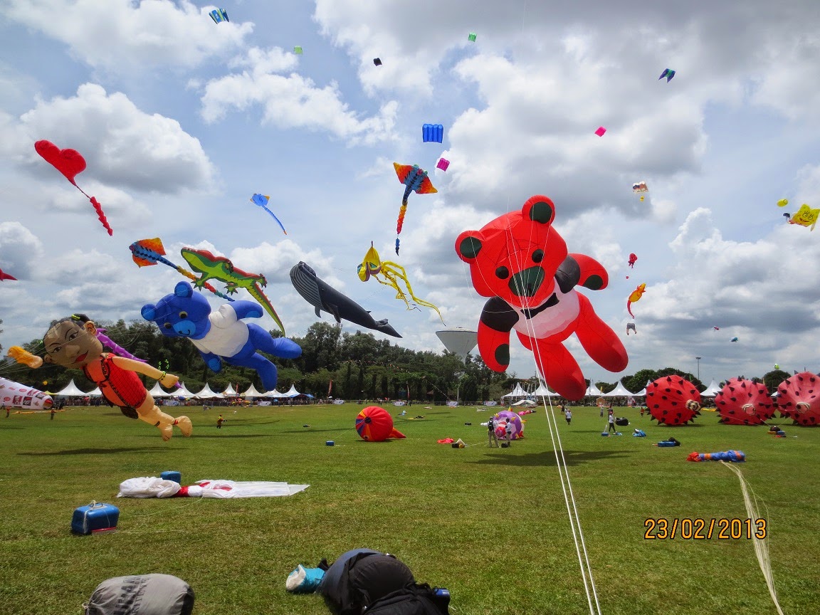Singapore Kite Association 18TH PASIR GUDANG WORLD KITE FESTIVAL