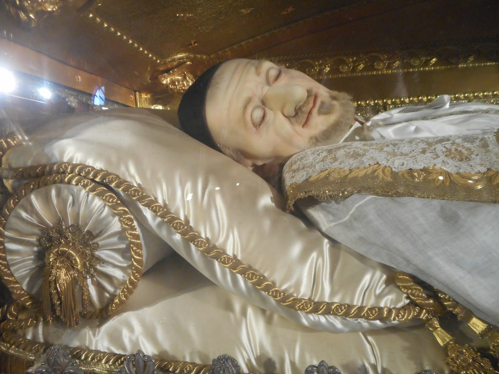 Southern Folk Artist & Antiques Dealer/Collector The body of Saint