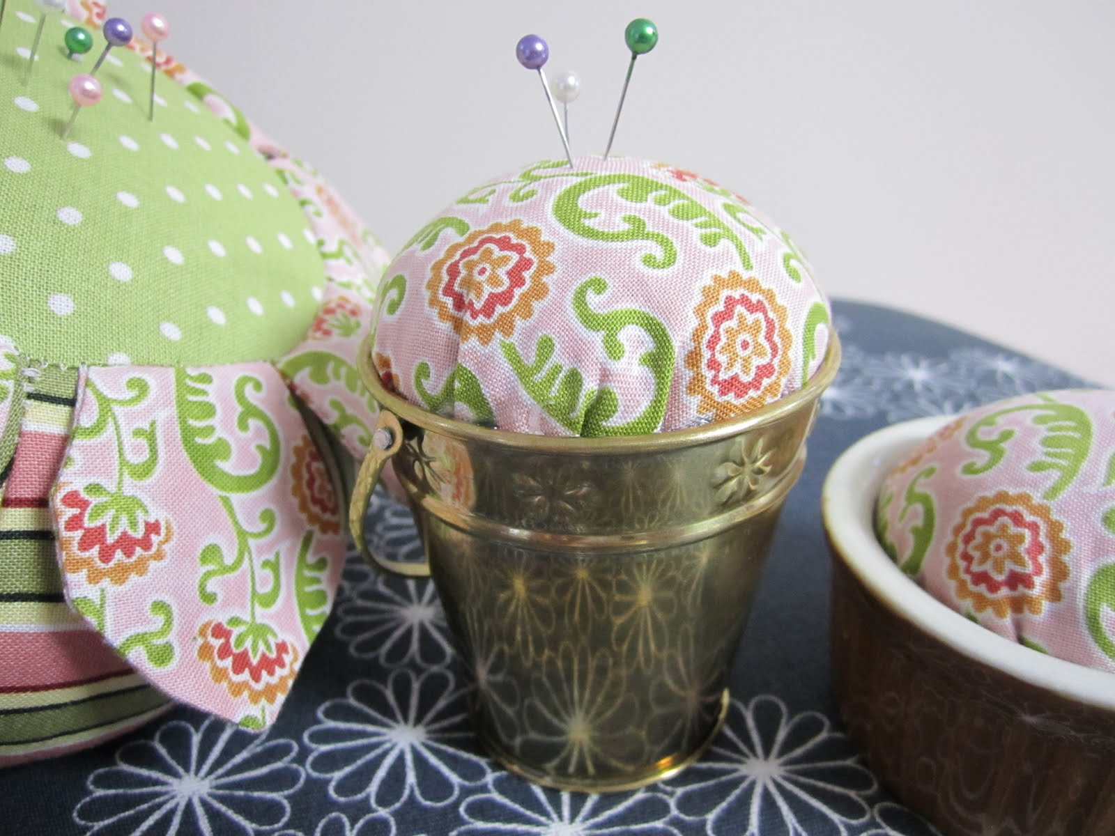 Craft with Confidence EasyPeasy Pincushion (a mini tutorial)