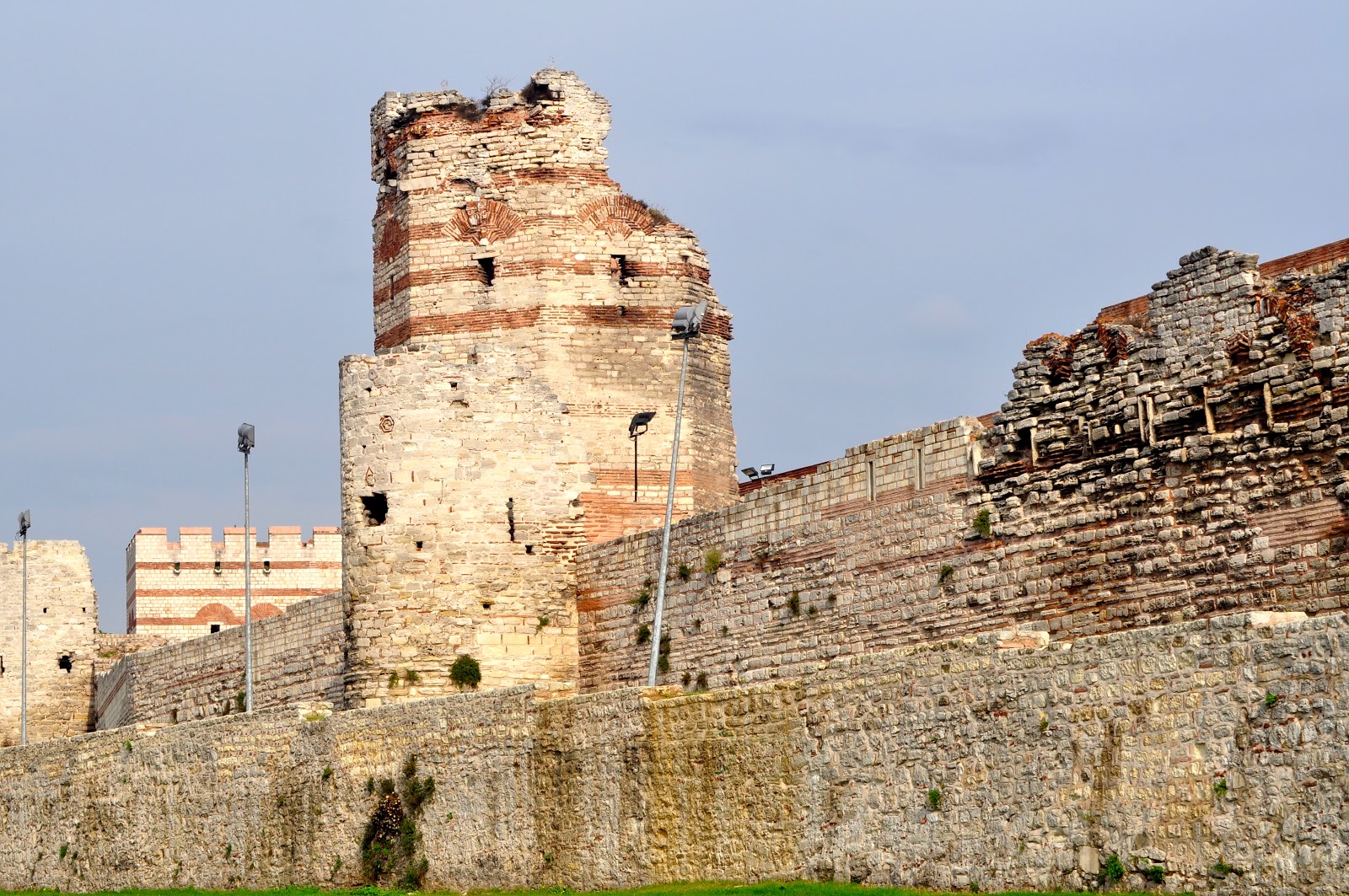 Gezgene: İstanbul Surları