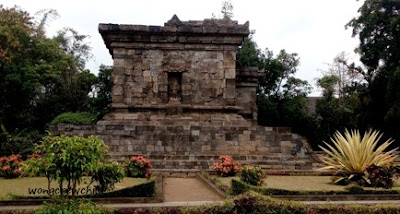 Candi Badut terletak di Desa Karang Besuki Candi Badut, Kota Malang