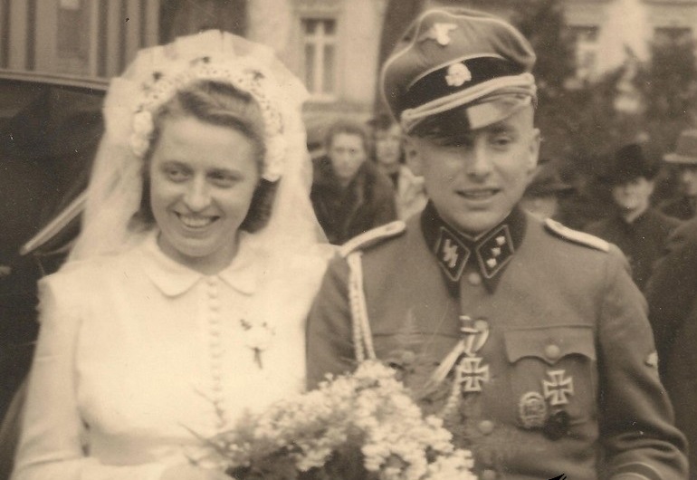 World War II in Pictures Wartime Couples