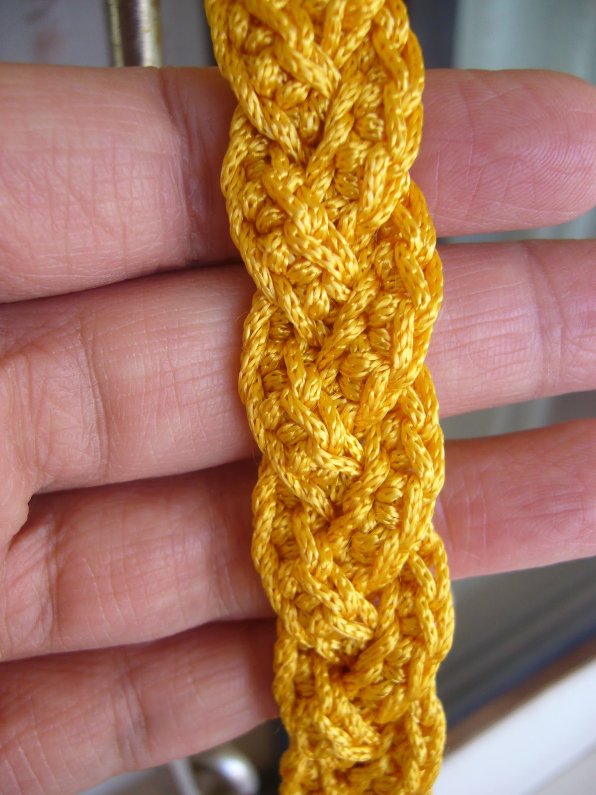 Crochetkari: Golden yellow crochet purse