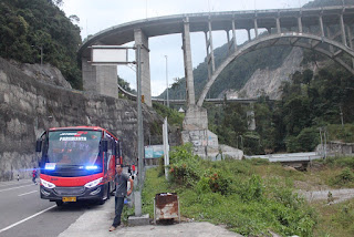 sewabuspariwisata7271